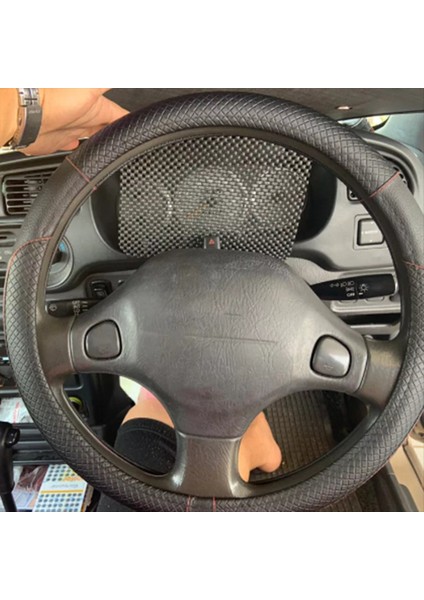 Araba Pu Deri Evrensel Direksiyon Tekerlekleri Kapak 38CM Araba Iç Aksesuarlar Siyah+Kırmızı (Yurt Dışından) fırsatları