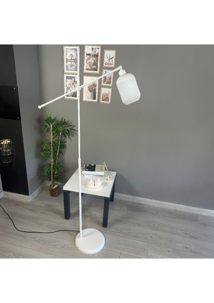 Wingmn Beyaz Cam Lambader Makas Gövde Modern Metal Oturma Odası Zemin Lambası