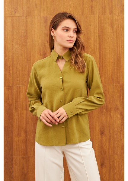 Yeşil Pencere Detaylı Gömlek