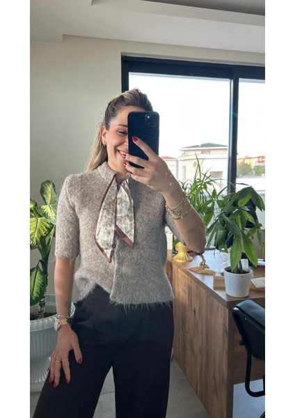 Yaka Fular Detaylı Ceket