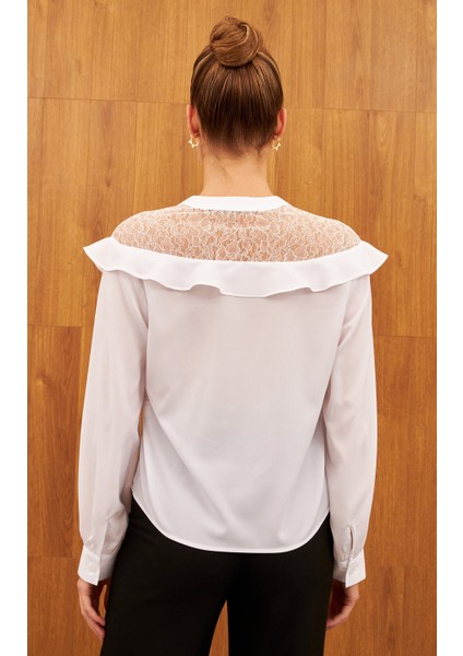 Beyaz Dantel Detaylı Fırfırlı Gömlek indirimleri