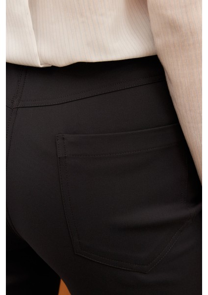 Siyah Yüksel Bel Boru Paça Cepli Pantolon indirimleri