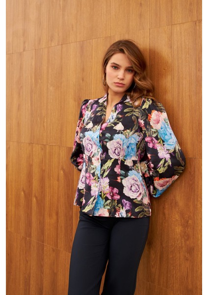 Çok Renkli Parlak V Yaka Gömlek indirimleri