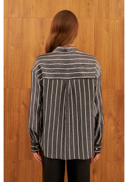 Siyah Çizgili Tek Cep Parlak Gömlek indirimleri