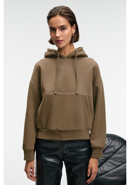 Selene Kadın Kapüşonlu Kangru Cepli Regular Fit Vizon Sweatshirt fiyatları