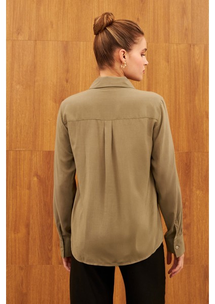 Haki Yaka Bağlama Detaylı Gömlek indirimleri