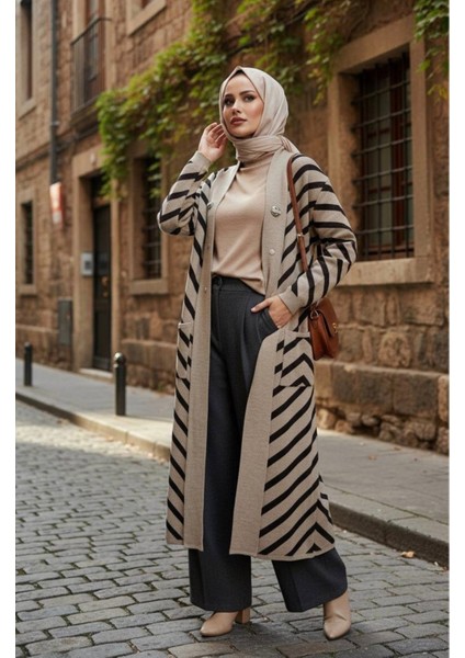 Kadın Tesettür Düğme Detaylı Uzun Çizgili Hırka Taş Standart