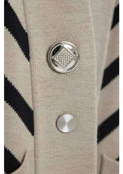 Kadın Tesettür Düğme Detaylı Uzun Çizgili Hırka Taş Standart indirimleri