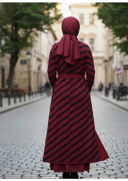 Kadın Tesettür Düğme Detaylı Uzun Çizgili Hırka Bordo Standart fiyatları