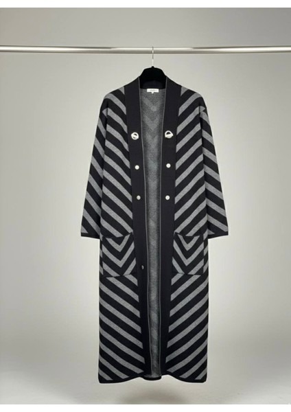 Kadın Tesettür Düğme Detaylı Uzun Çizgili Hırka Siyah Standart modelleri