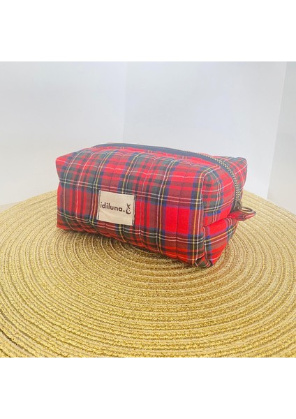 Kırmızı Ekose Kapitoneli ve Astarlı Şık Makyaj Çantası fiyatları