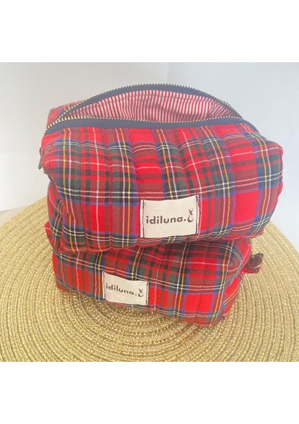 Kırmızı Ekose Kapitoneli ve Astarlı Şık Makyaj Çantası modelleri