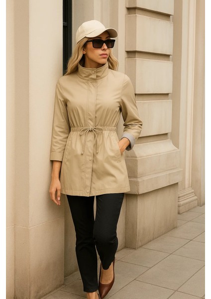 Kadın Premium Fermuarlı Çizgili Bej Kısa Trençkot fırsatları
