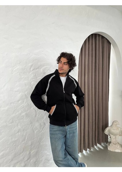 Erkek Oversize Dik Yaka Fermuarlı Sweatshirt - Zincir Nakışli Kanguru Cepli - Siyah fiyatları