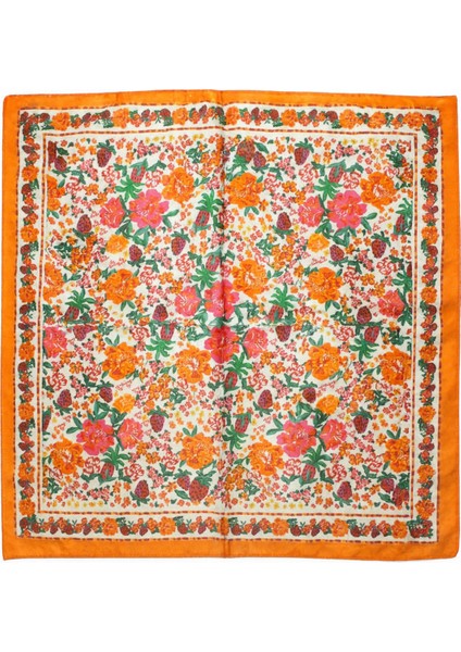 Turuncu Çiçek Desenli Kare Fular fiyatları