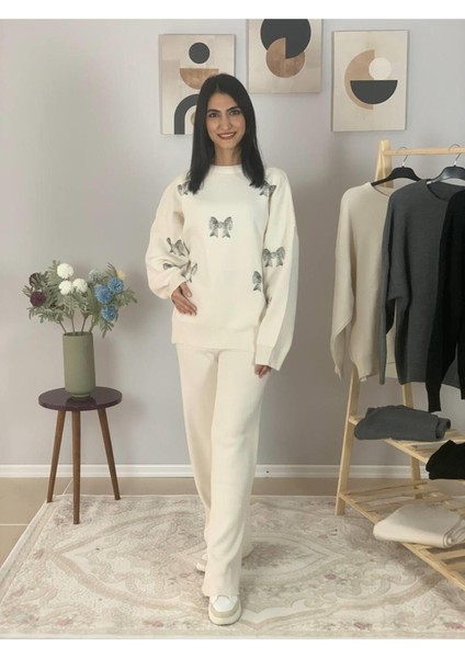 Kadın Uzun Kol Fiyonk Nakışlı Bisiklet Yaka Triko Kazak Pantolon modelleri