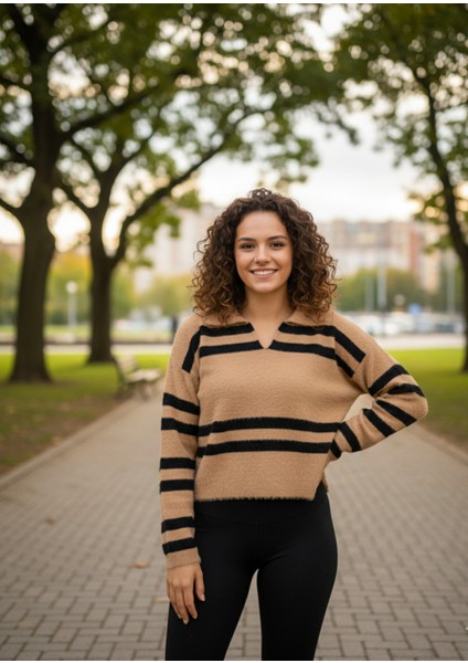 Kadın Polo V Yaka Sakallı Triko Crop Kazak Bej Standart