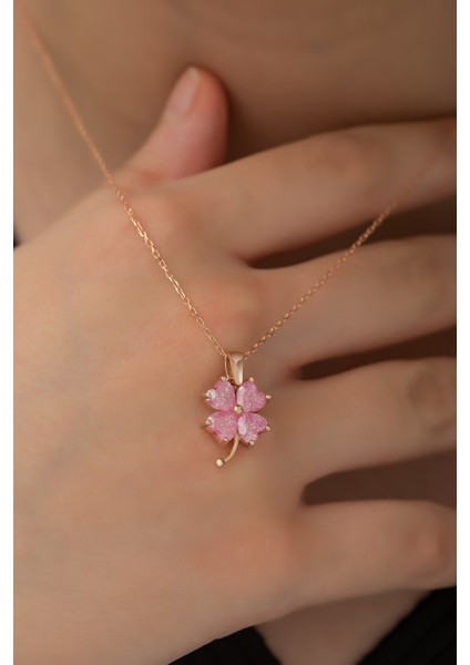 Kadın Taşlı Yonca Kolye Gold 316L Çelik fiyatları