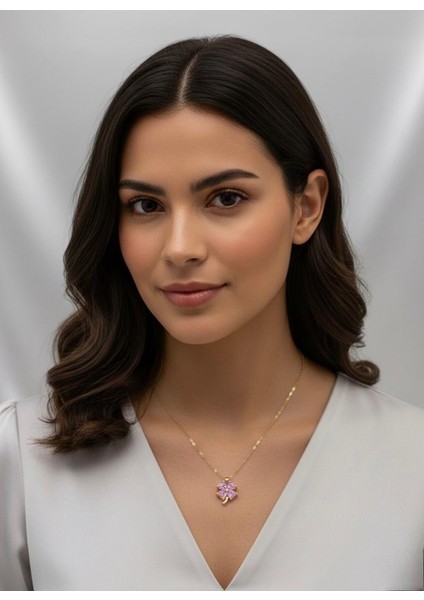 Kadın Taşlı Yonca Kolye Gold 316L Çelik fırsatları