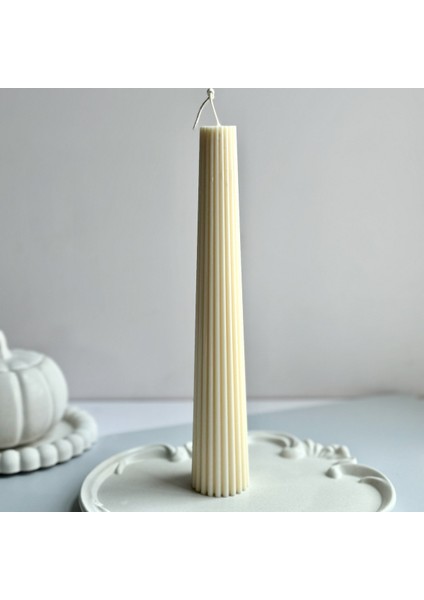 Lumıerı Candle El Yapımı Kokusuz Çokgen Uzun Şamdanlık Dekoratif Kalıp Mum– Kırık Beyaz -22*4