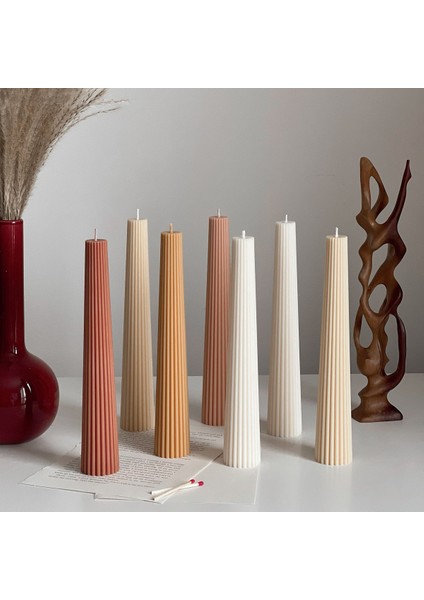 Lumıerı Candle El Yapımı Kokusuz Çokgen Uzun Şamdanlık Dekoratif Kalıp Mum– Kırık Beyaz -22*4 fırsatları