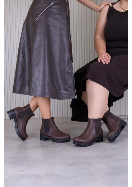 JUSTİN MODEL 3 TABANLI LASTİK DETAYLI KISA BOT KAHVE fırsatları