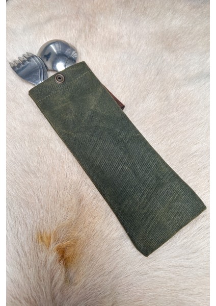 Kaşık Çatal Taşıma Kılıfı – Tanto Bushcraft 22x7 cm, Mumlu Kanvas & Deri Detaylı, Çıtçıtlı Ağız, 3 Kaşık + 3 Çatal Kapasiteli fırsatları
