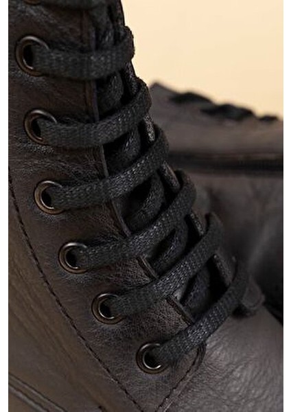 Erkek Bot Kauçuk Tabanlı Kışlık Tasarım Rahat Kullanım İçin Üretilmiştir