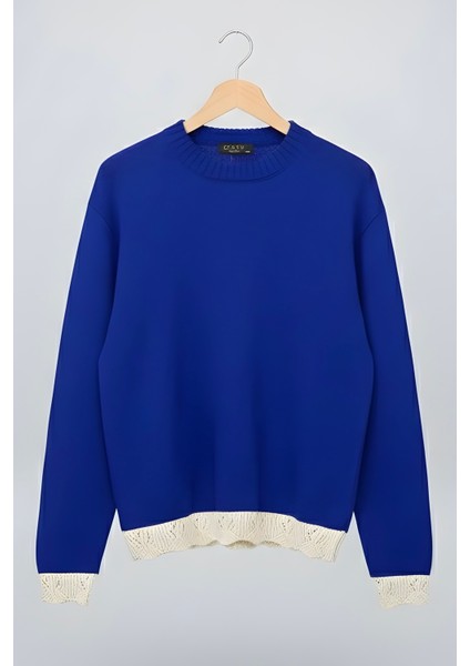 Saks Mavi Bisiklet Yaka Kol ve Etek Ucu Güpür Detaylı Triko Kazak