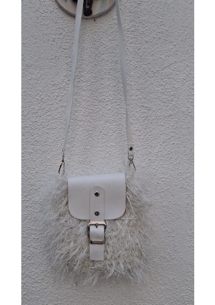Handmade Beyaz Shaggy Dokulu Deri Kapaklı Omuz Çantası-Mini Boy Beyaz Makrome El Örgüsü Tokalı Kapaklı Çapraz Çanta 18*17 fiyatları