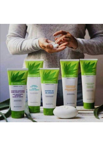 Banyo Seti(Şampuan, Saç Kremi, Duş Jeli, Nemlendirici Krem, Aloe Jel ) fiyatları