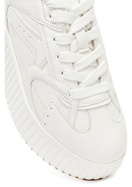Kadın Beyaz Kalın Tabanlı Bağcıklı Sneaker 25AFD431318