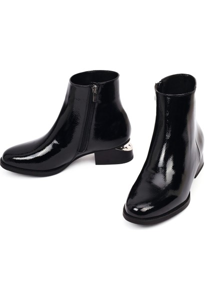 Kadın Siyah Kalın Kısa Topuklu Rugan Bot 25WFE401616 modelleri