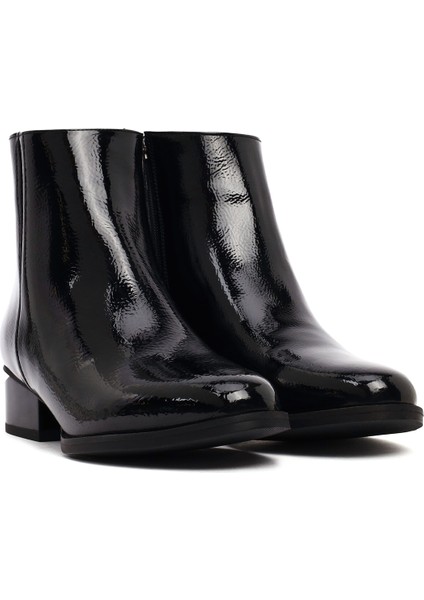 Kadın Siyah Kalın Kısa Topuklu Rugan Bot 25WFE401616 fırsatları