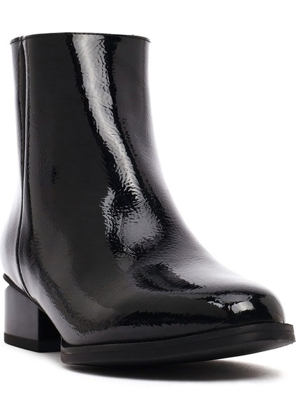 Kadın Siyah Kalın Kısa Topuklu Rugan Bot 25WFE401616