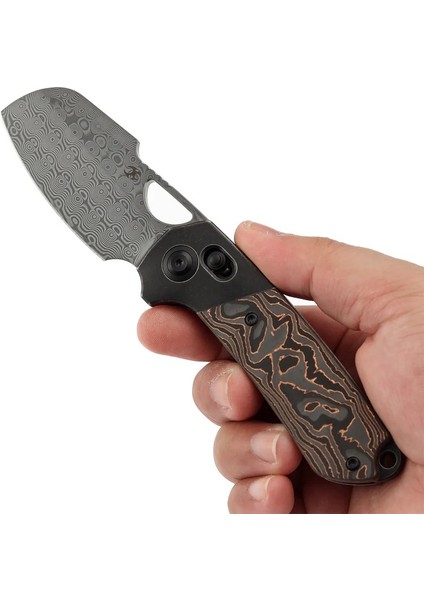 Nahual | Crossbar Kilit Bıçağı | Siyahı Titanyum ile Bakır Karbon Fiber Sap | Damascus Çelik Çakı | K2125V3 fırsatları