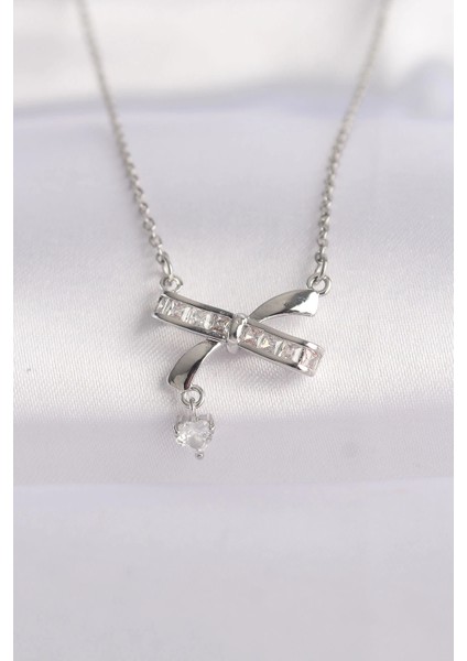 Bfs 316L Çelik Zincir Gümüş Renk Zirkon Taşlı Kalp Detay Fiyonk Kolye