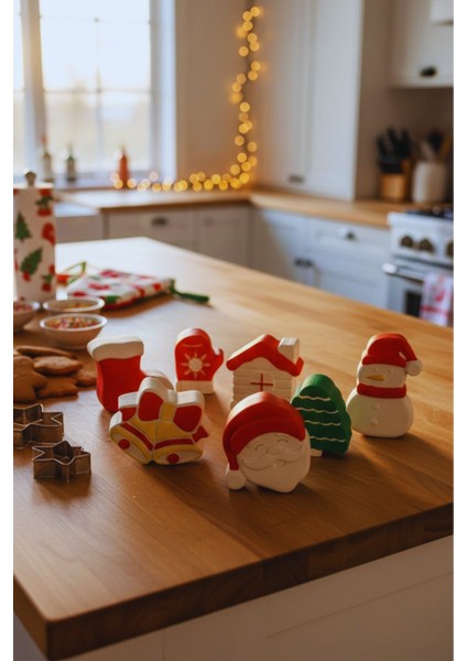 El Işçiliği Detaylı 7 Parça Yılbaşı Dekor Seti – Sevimli Noel Figürleri (6×4 Cm)