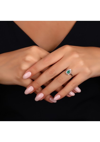 0.06 Karat Zümrüt Taşlı Pırlanta Yüzük modelleri
