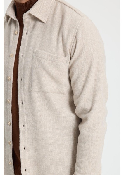 Erkek Slim Fit Dar Kesim armürlü Oduncu Cepli Spor Yaka Ekru Gömlek modelleri