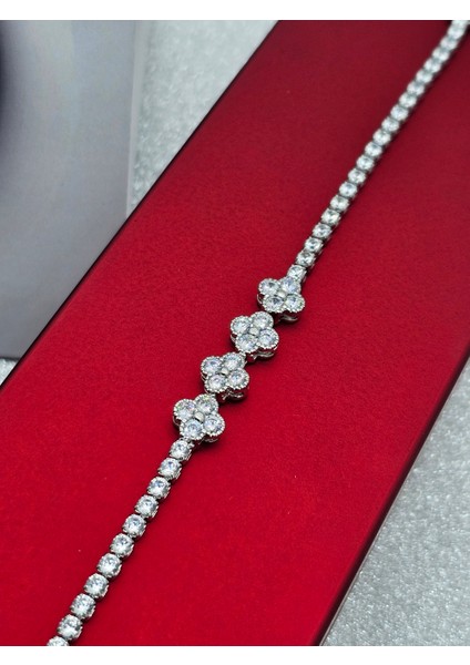 Su Yolu 4 Yoncalı Model Gümüş Renk Çelik Bileklik