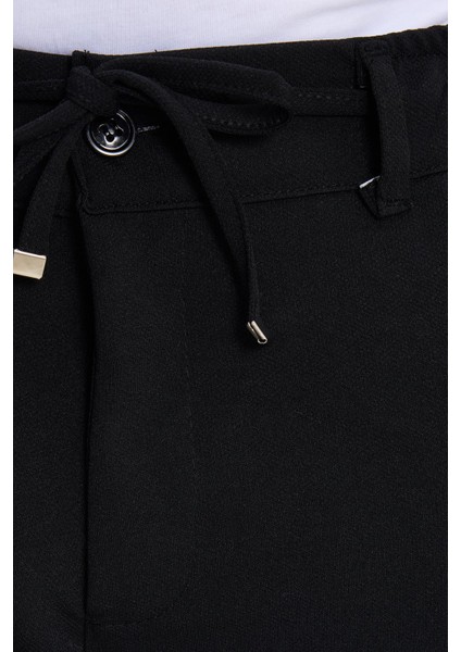 Erkek Slim Fit Dar Kesim Beli Lastikli Bağcık Detaylı Siyah Pantolon