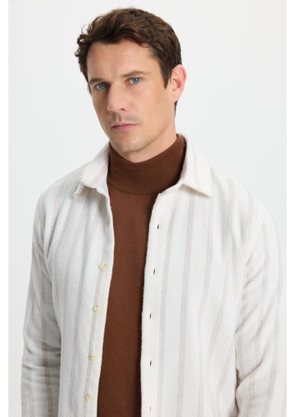 Erkek Slim Fit Dar Kesim Yaka Düğmeli Çizgili Oduncu Gömlek