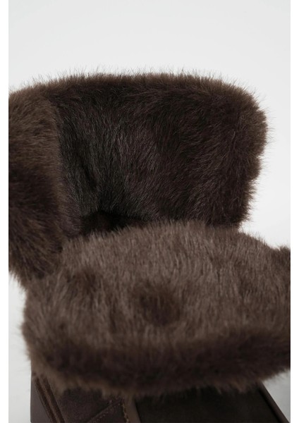 25K433 Kadın Hakiki Deri Içi Kürklü Bağcıklı Bot Kahve Süet indirimleri