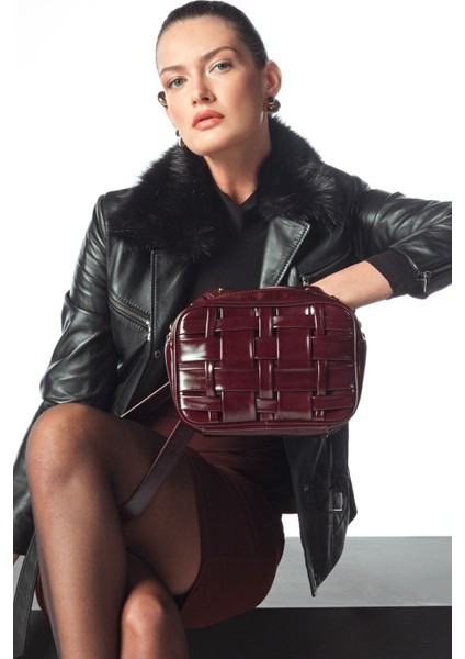 Kadın Bordo Uzun Askılı Örgülü Çapraz Çanta 25WBD274229