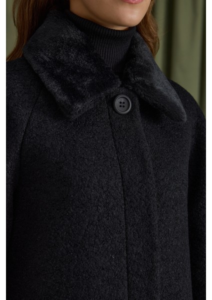 Yakası Seyyar Kürk Detaylı Manto fırsatları