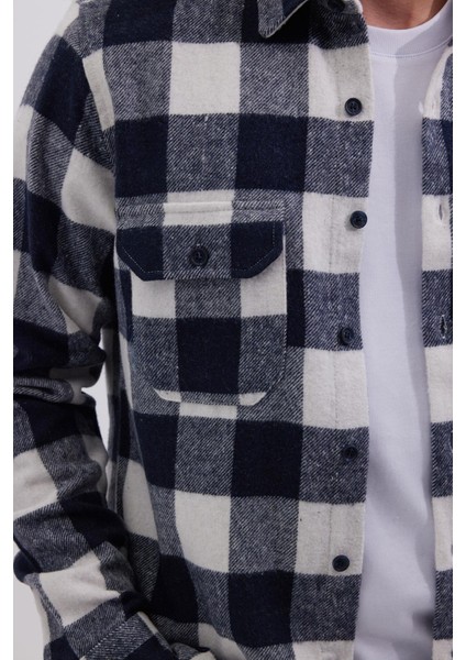 Erkek Slim Fit Dar Kesim Uzun Kollu Kapaklı Çift Cepli Kareli Kışlık Oduncu Gömlek modelleri