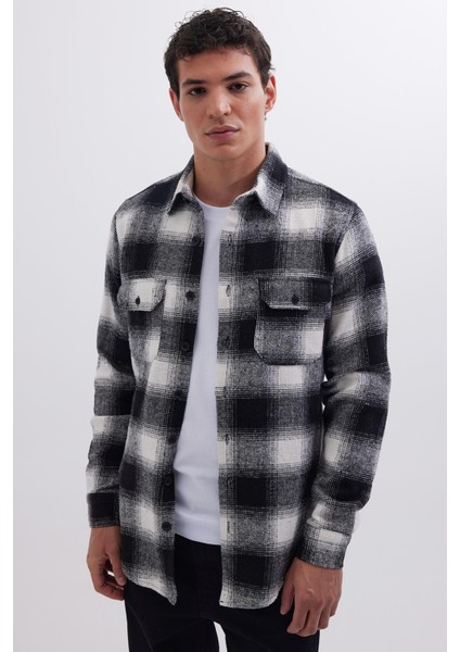 Erkek Slim Fit Dar Kesim Çift Cepli Kapaklı Spor Yaka Kareli Oduncu Gömlek indirimleri