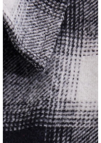 Erkek Slim Fit Dar Kesim Çift Cepli Kapaklı Spor Yaka Kareli Oduncu Gömlek