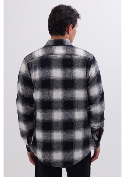 Erkek Slim Fit Dar Kesim Çift Cepli Kapaklı Spor Yaka Kareli Oduncu Gömlek